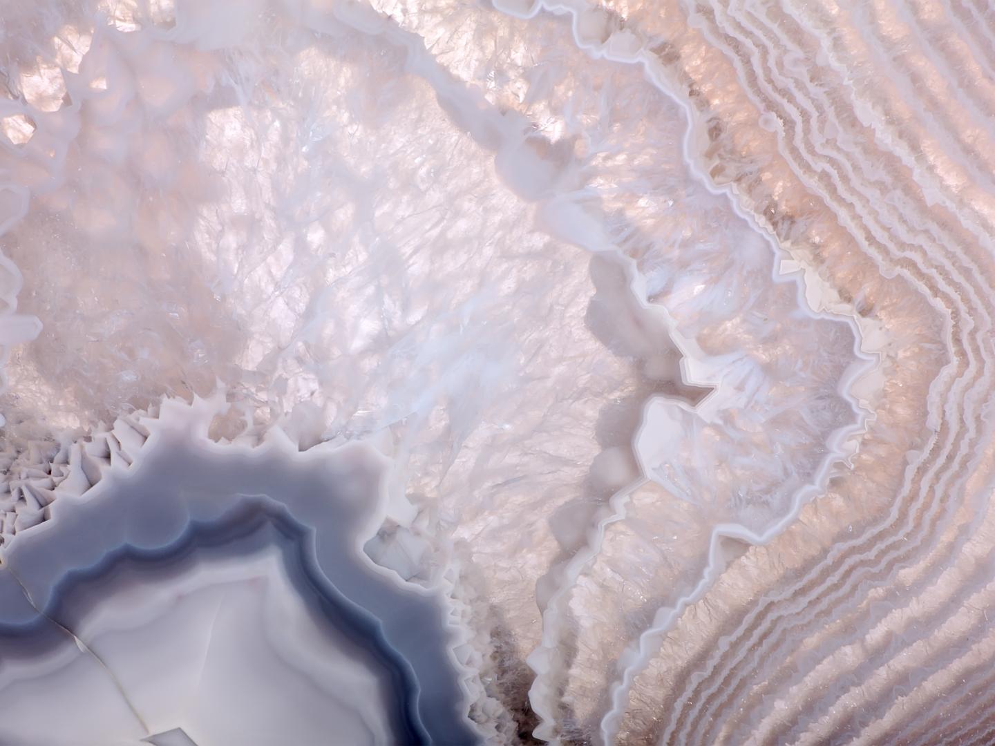 What is an electrolyzer and what is it used for? | Accelera